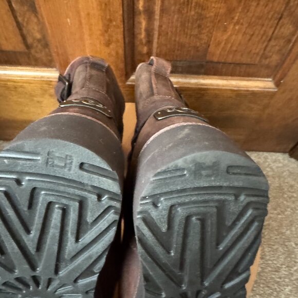 UGG Brown "Maddox" Moto Buckle Boots w/Sheepskin Lining Size 6 (S/N 1009279) - Picture 13 of 14